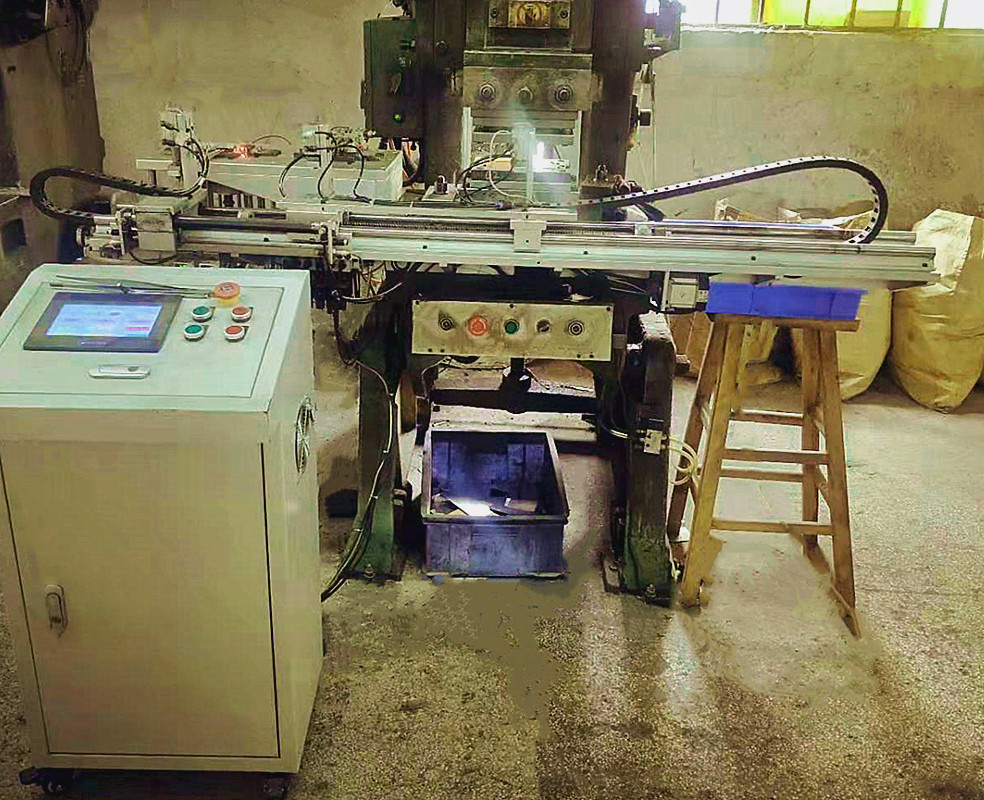 不銹鋼片沖壓沖床自動上料機